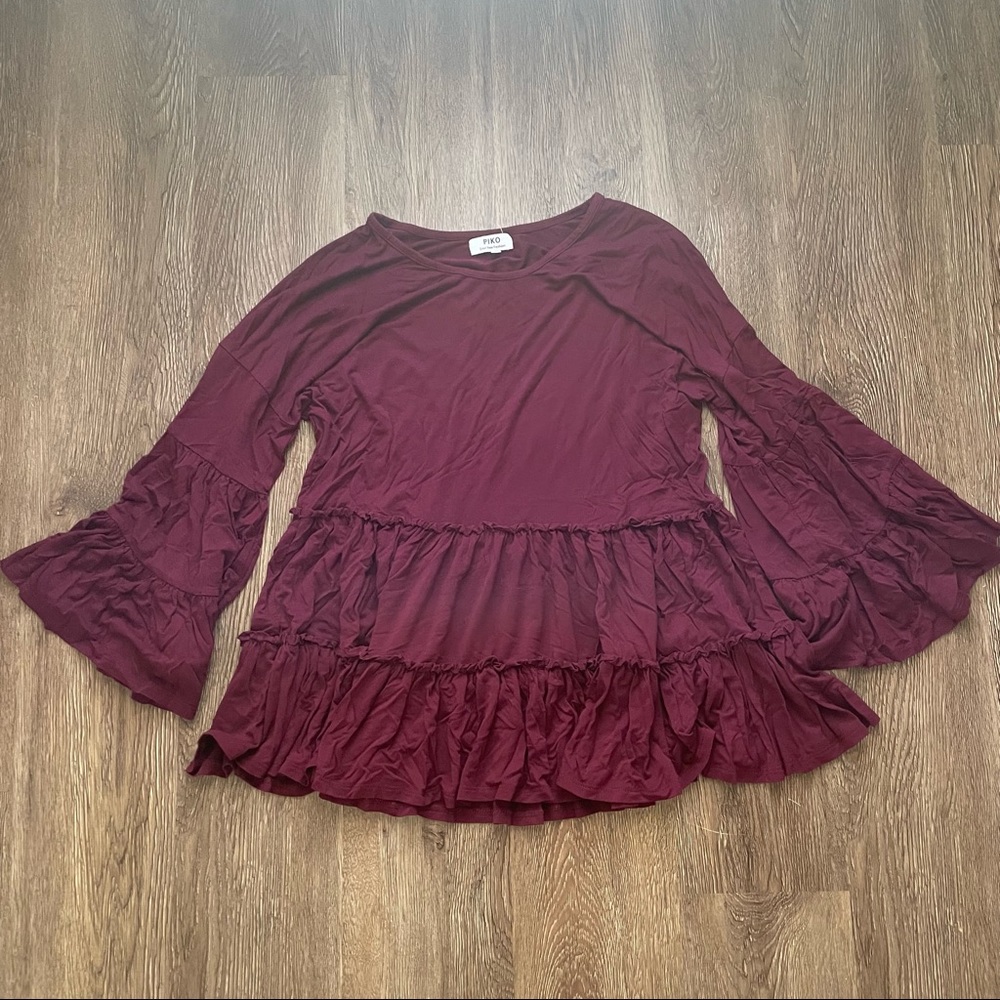 Piko Women’s Burgundy Tiered Long Sleeve Top in Size Small